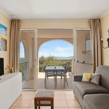 4 Personnes Clim Vue Apartment Grimaud